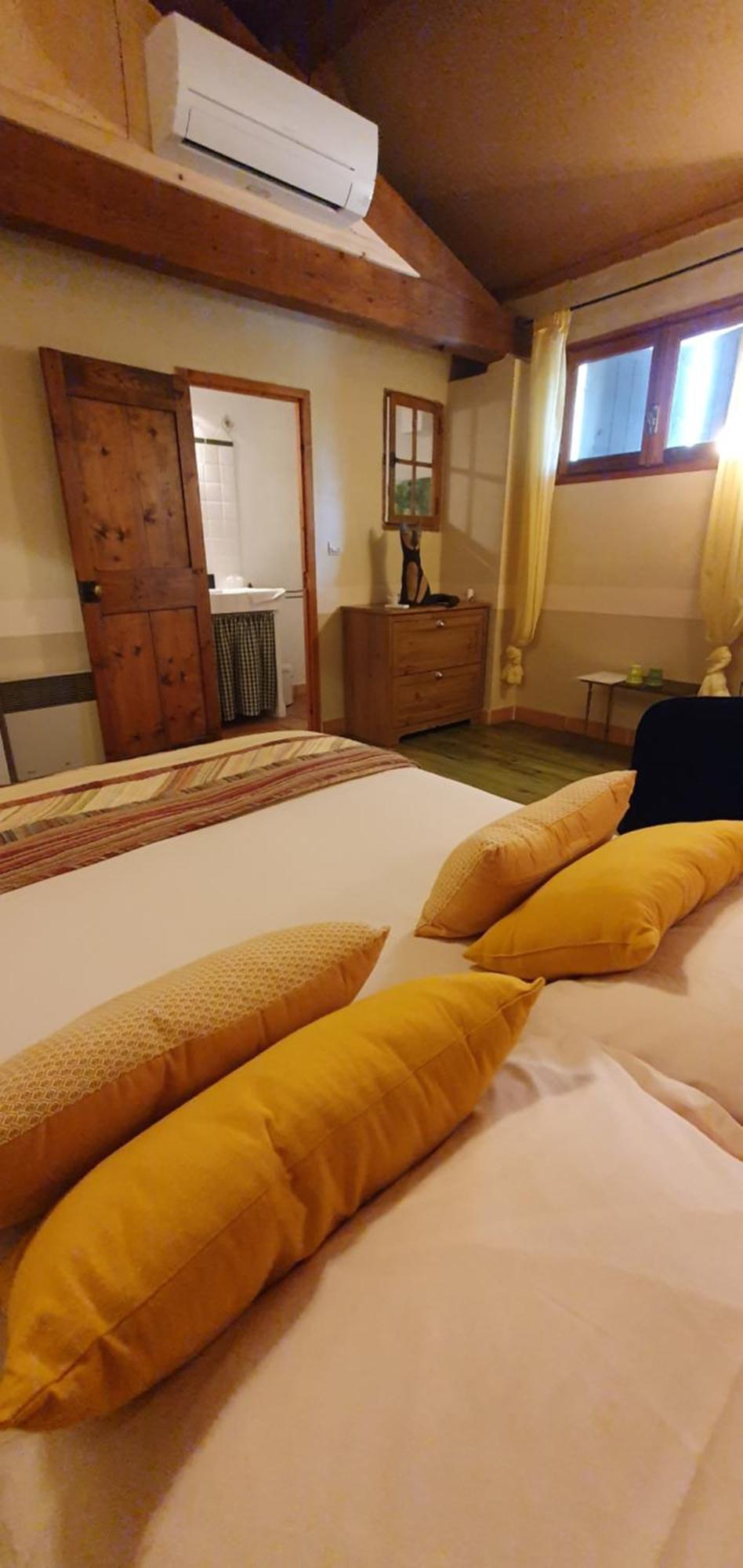 Aux Berges Du Pont Du Gard Bed & Breakfast