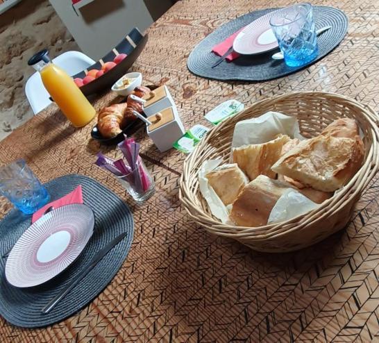 Aux Berges Du Pont Du Gard Bed & Breakfast