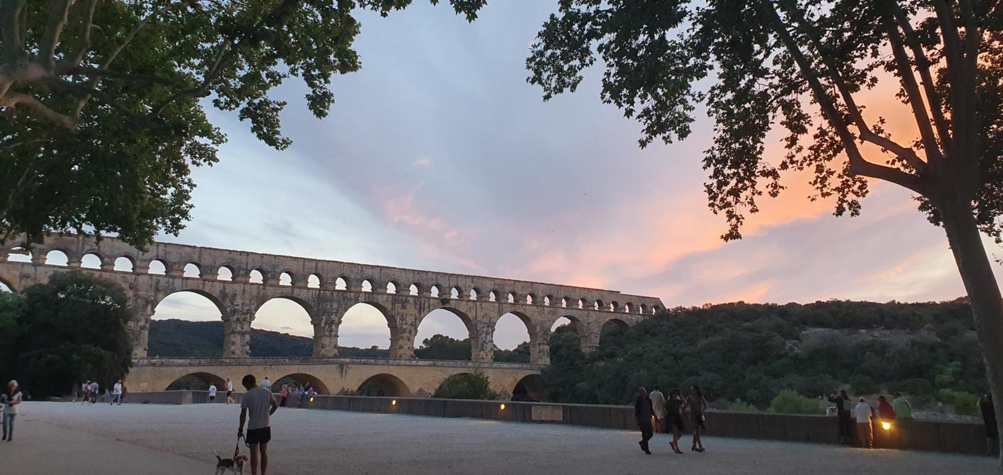 Aux Berges Du Pont Du Gard Bed & Breakfast *